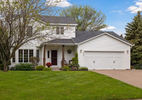 8807 Rainier Court, Woodbury