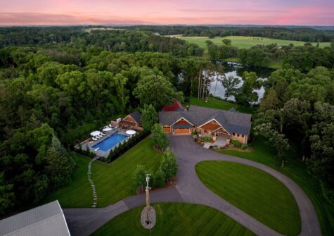 1099 Indian Trail S, Afton