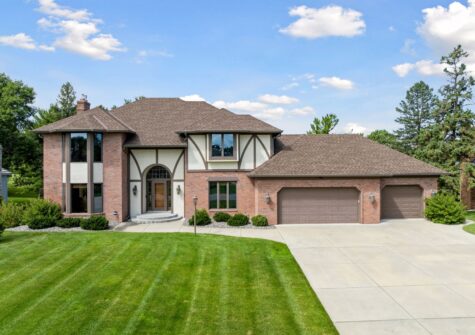 9658 Wedgewood Court, Woodbury