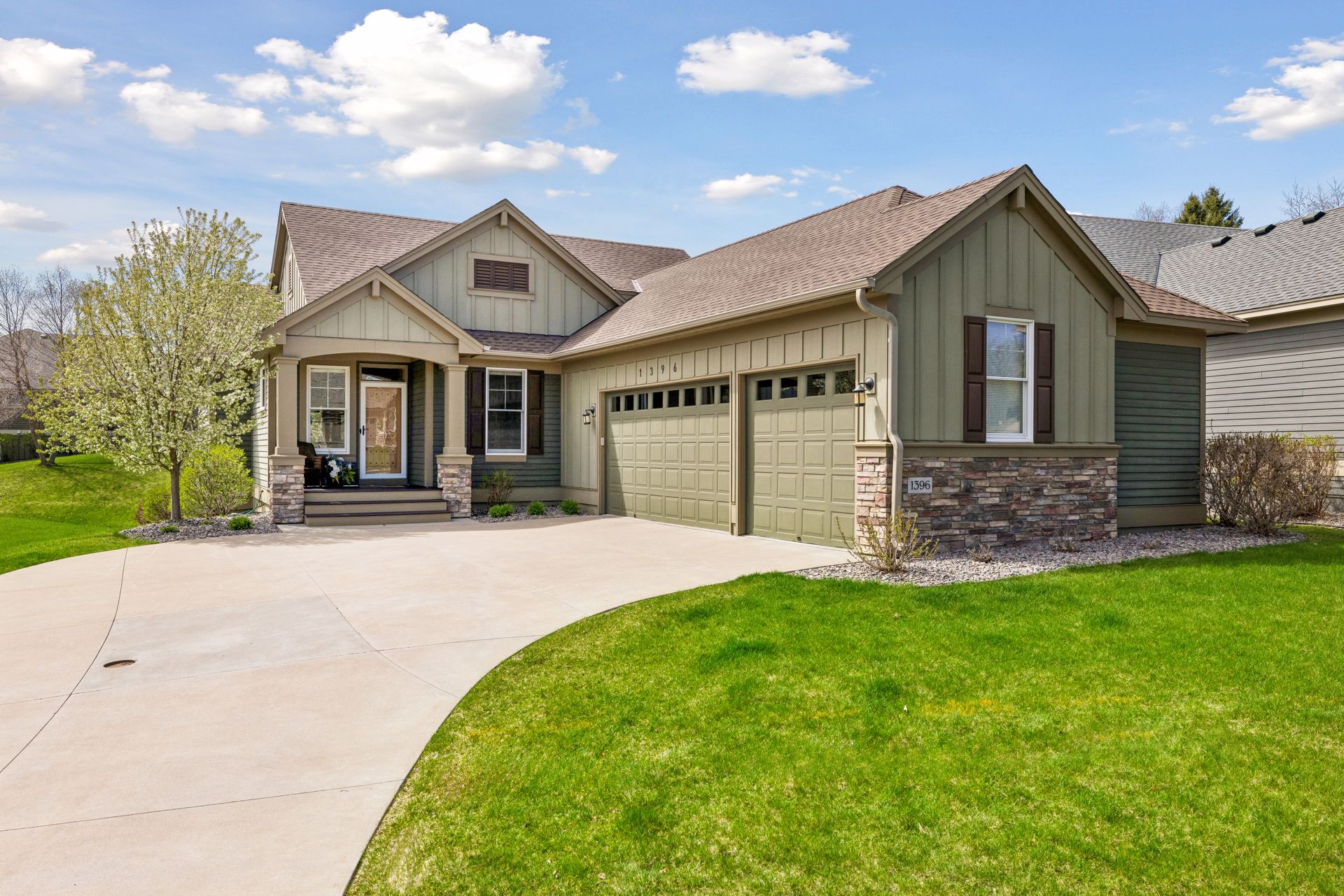 1396 Palisade Path, Woodbury